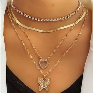 ✨ 5 piece gold tone necklaces
